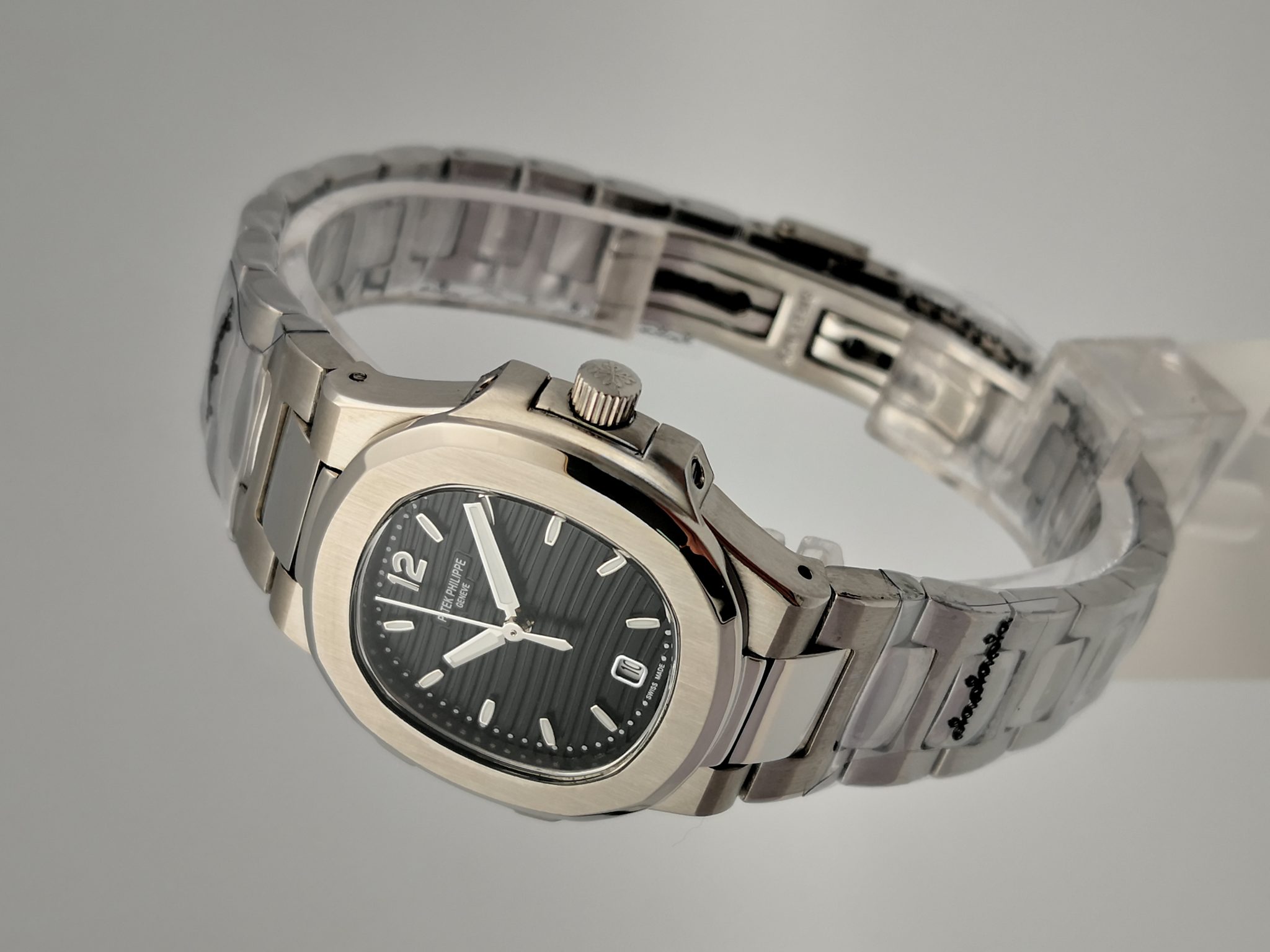 patek-philippe-replica-nautilus-4700-1-26-mm-best-replica-watches-uk